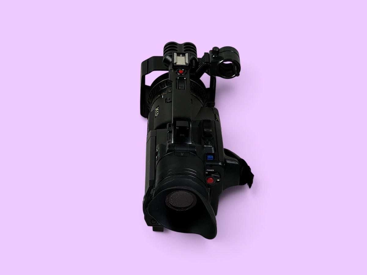 Panasonic AG-DVX100BE 3CCD MiniDV Camcorder – PAL – 246H