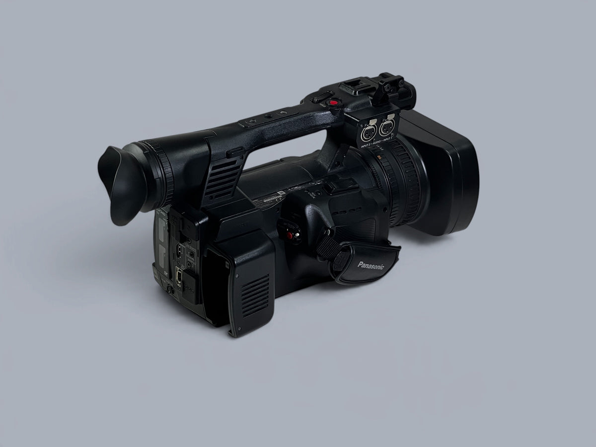 Panasonic AG-AC160EJ Full HD AVCCAM Camcorder 22x Zoom 5861H