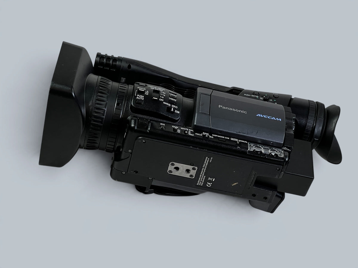 Panasonic AG-HMC151E 3CCD Full HD AVCCAM PAL Camcorder 736H