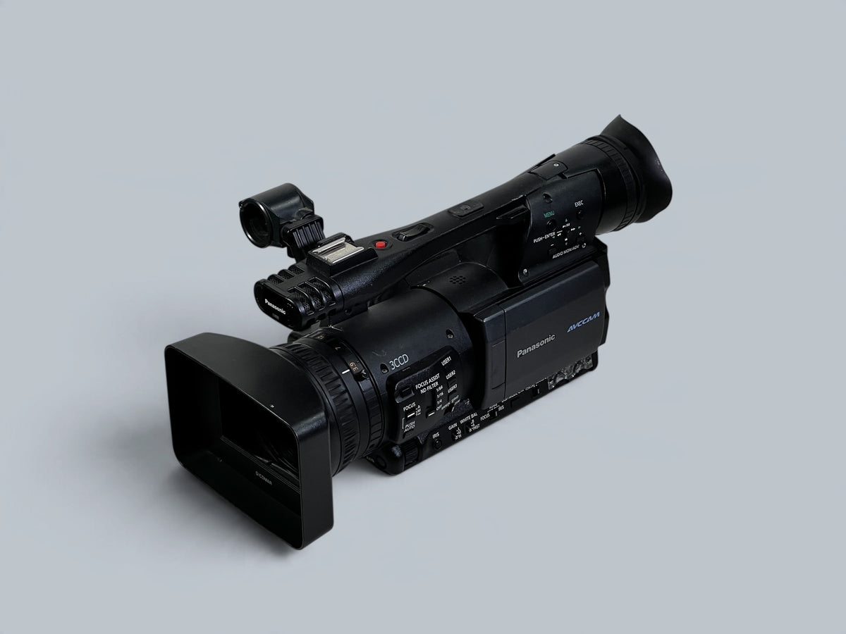 Panasonic AG-HMC151E 3CCD Full HD AVCCAM PAL Camcorder 736H