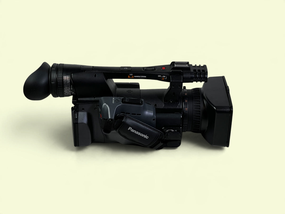 Panasonic AG-HMC151EJ 3CCD AVCCAM PAL Camcorder 324H Boxed ✨