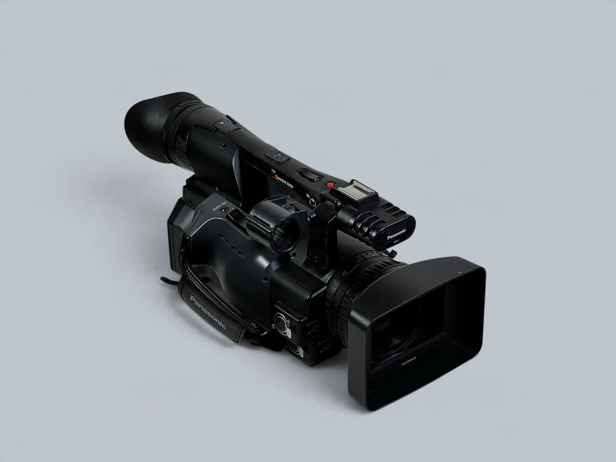 Panasonic AG-HMC151E 3CCD Full HD AVCCAM PAL Camcorder 736H