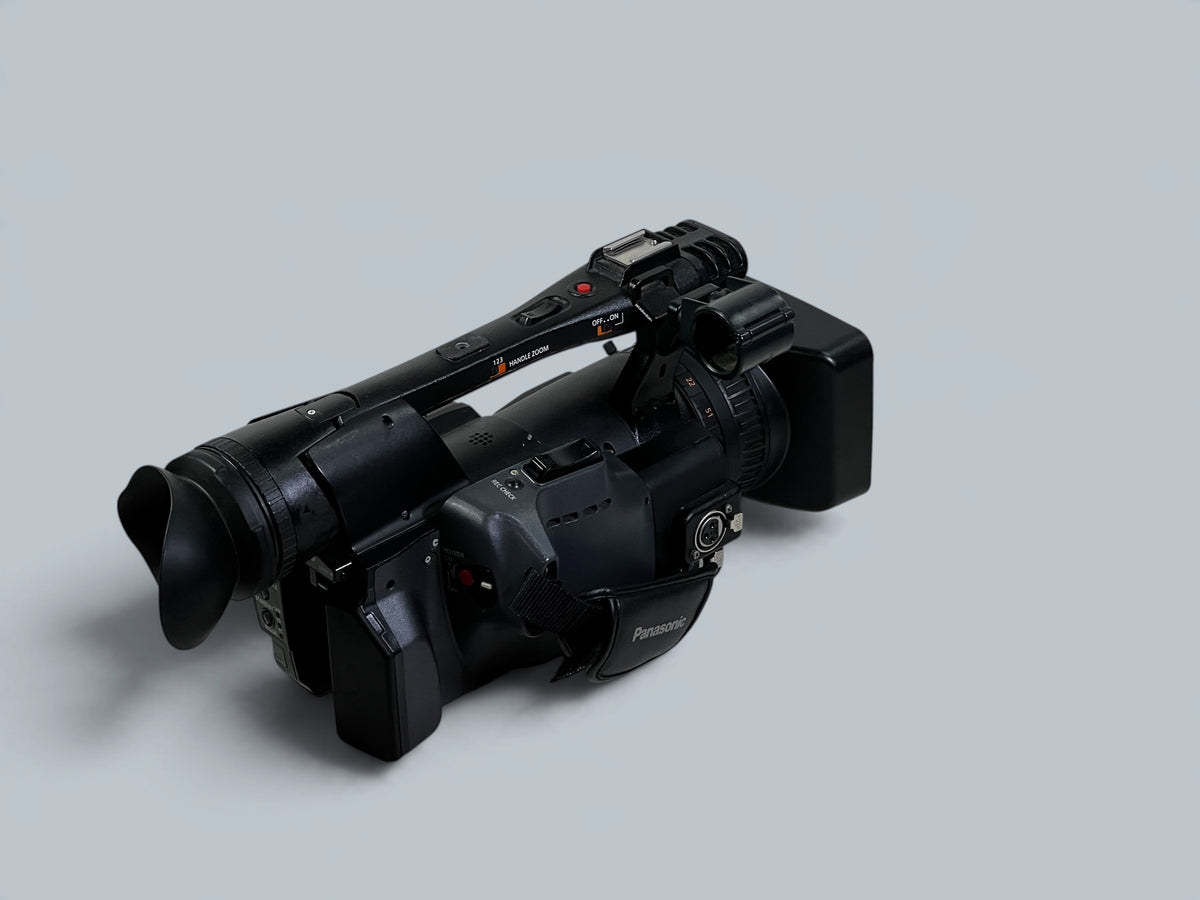 Panasonic AG-HMC151E 3CCD Full HD AVCCAM PAL Camcorder 736H
