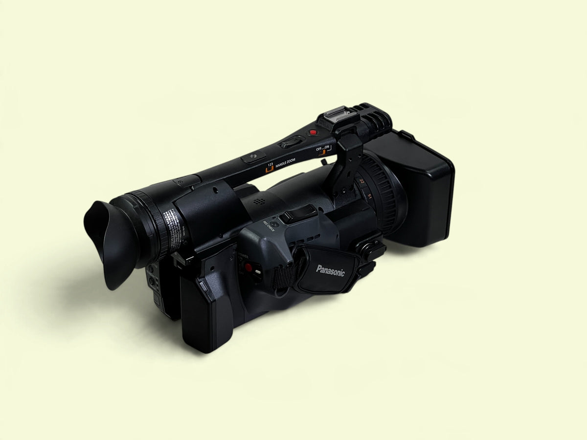Panasonic AG-HMC151EJ 3CCD AVCCAM PAL Camcorder 324H Boxed ✨
