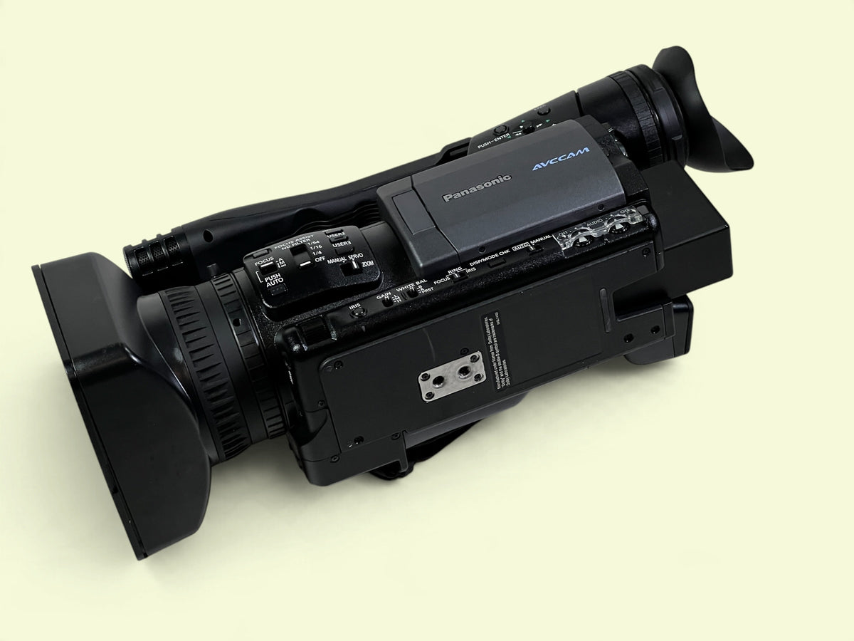 Panasonic AG-HMC151EJ 3CCD AVCCAM PAL Camcorder 324H Boxed ✨