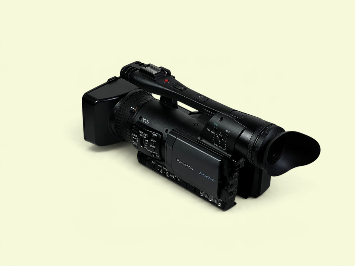 Panasonic AG-HMC151EJ 3CCD AVCCAM PAL Camcorder 324H Boxed ✨