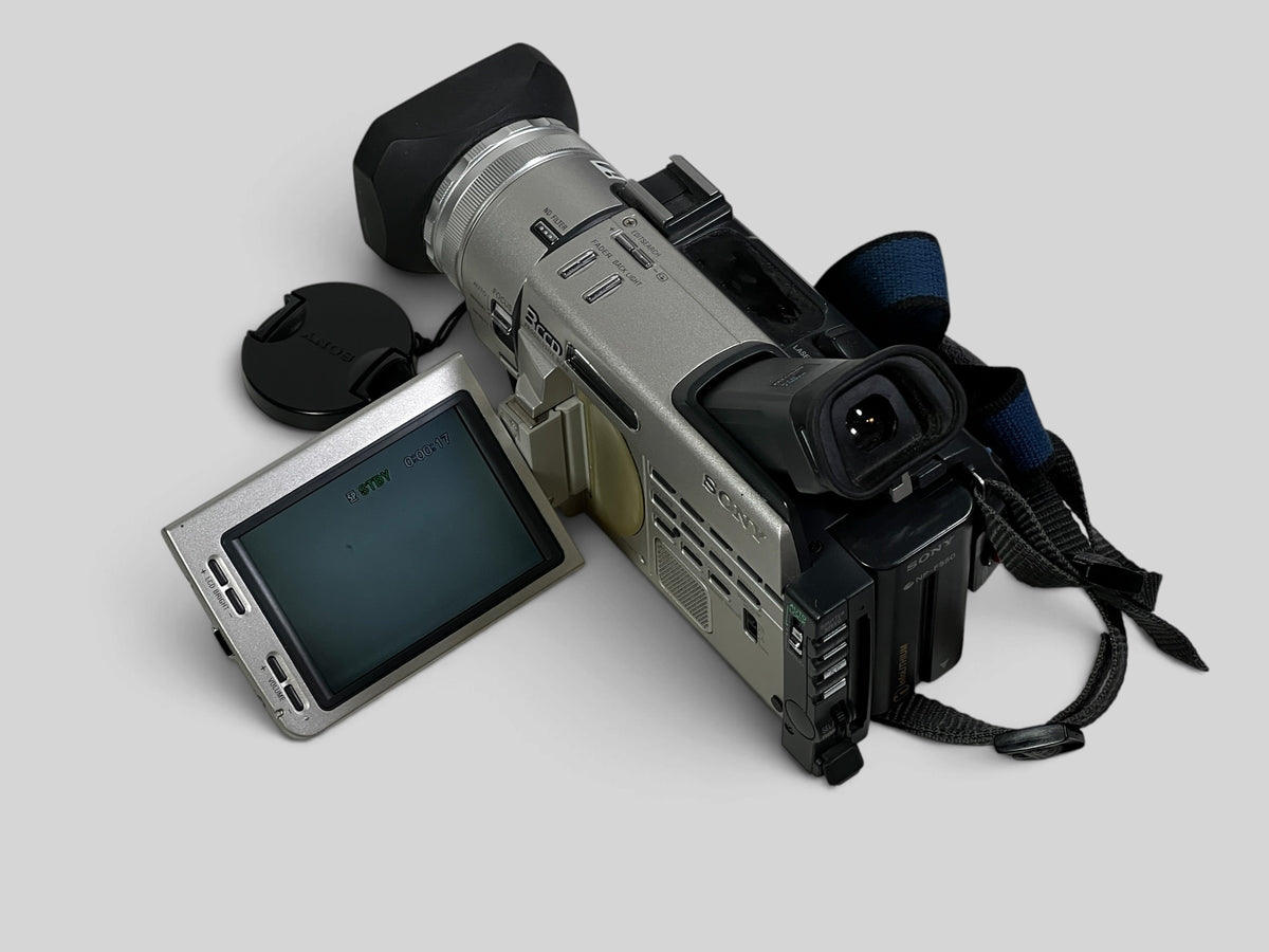 Sony DCR-TRV900E 3CCD MiniDV Camcorder PAL - Serviced ✨